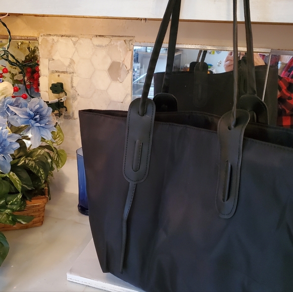 Black,fully Lined Tote - Picture 8 of 8